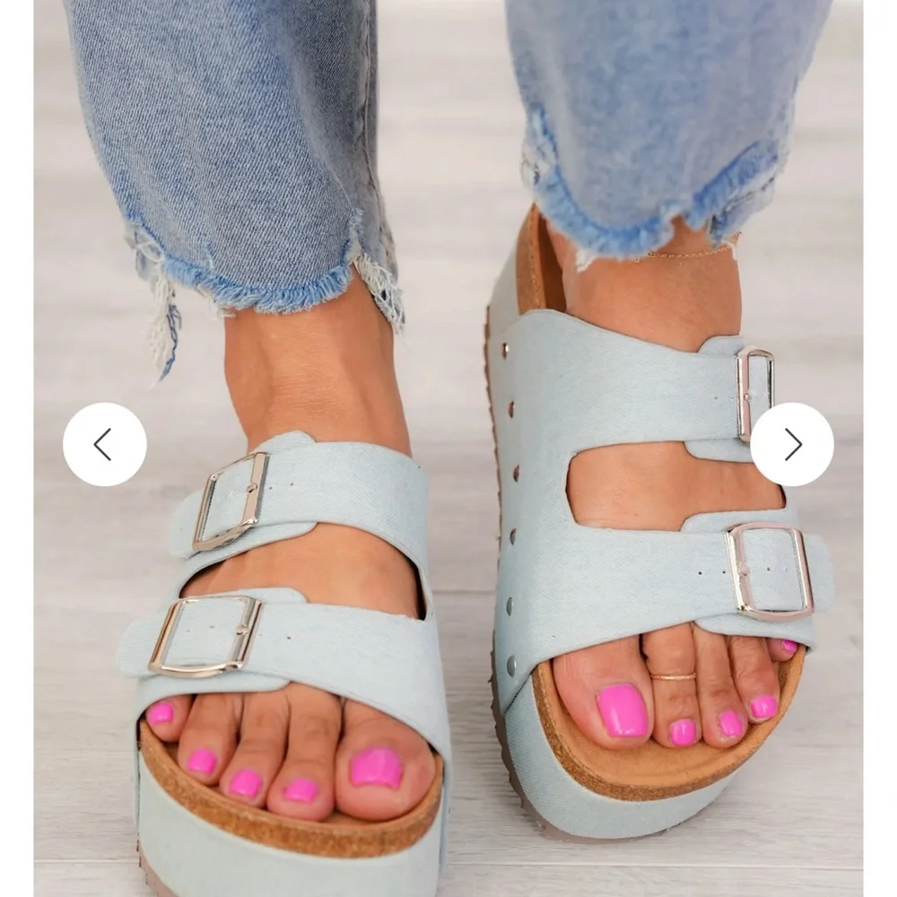 Platform Sandal - Picture 1 of 2